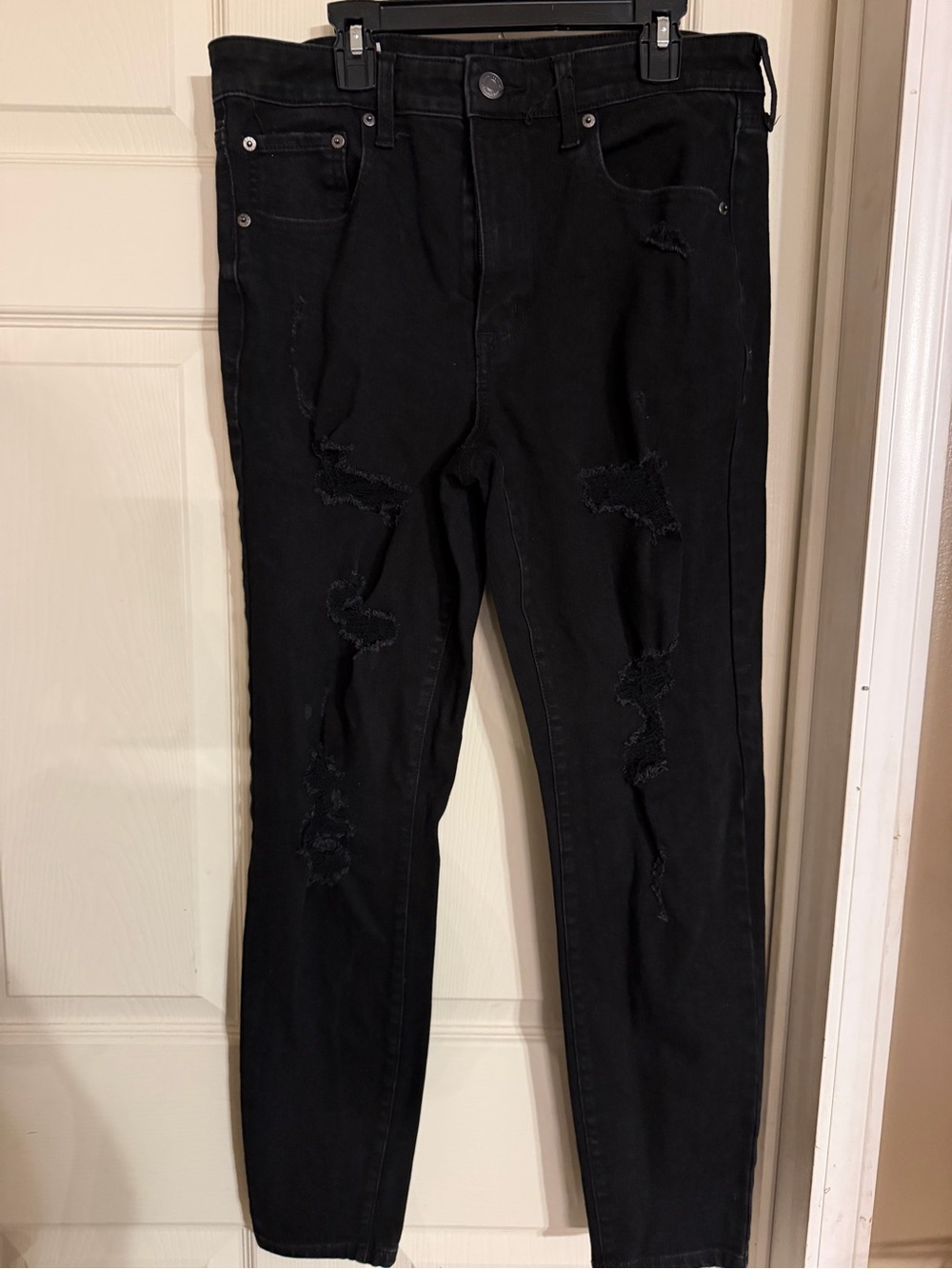 Aeropostale Black Distressed Skinny Jeans